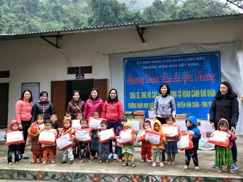 Trường mầm non tổ chức Chương trình thiện nguyện  Cặp lá yêu thương  đến với các bạn nhỏ trường mầm non Suối Bu- xã Suối Bu- huyện Văn Chấn- tỉnh Yên Bái.